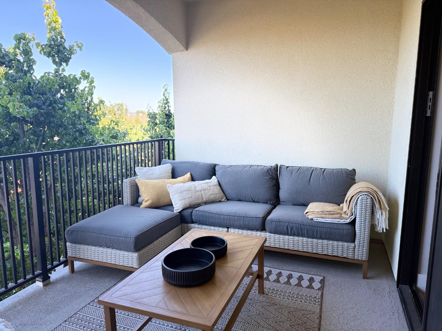 Detail Gallery Image 2 of 17 For 400 San Benito St #309,  Hollister,  CA 95023 - 1 Beds | 1 Baths
