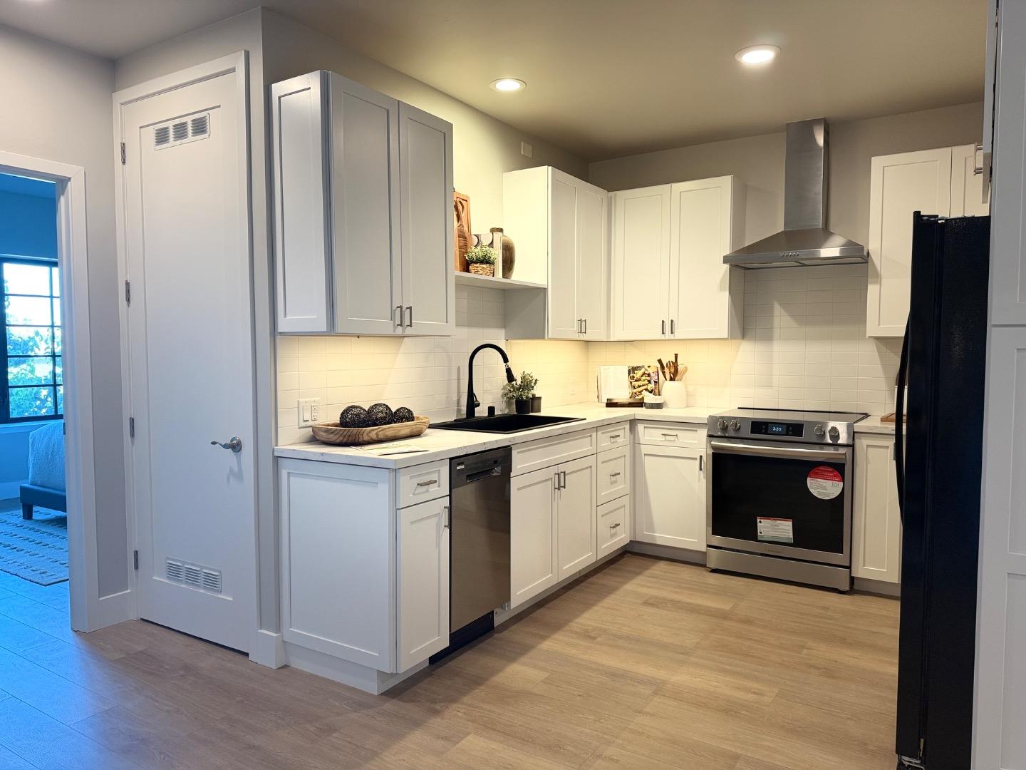 Detail Gallery Image 7 of 17 For 400 San Benito St #309,  Hollister,  CA 95023 - 1 Beds | 1 Baths