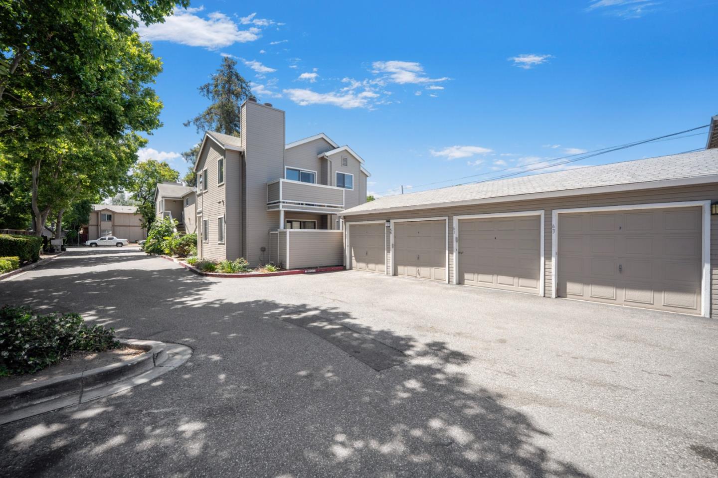 Detail Gallery Image 2 of 26 For 63 Rancho Dr, San Jose,  CA 95111 - 2 Beds | 2 Baths