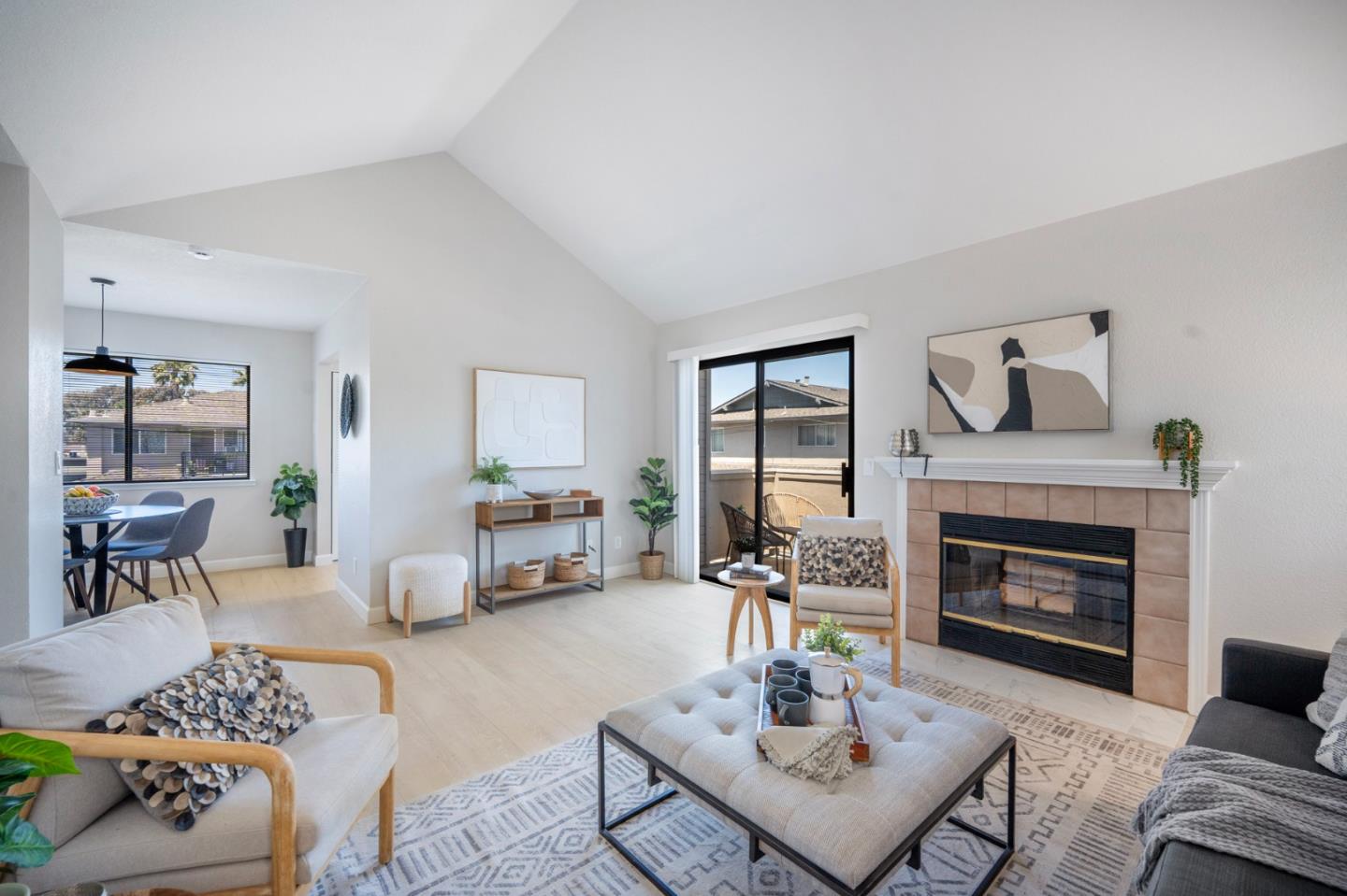 Detail Gallery Image 4 of 26 For 63 Rancho Dr, San Jose,  CA 95111 - 2 Beds | 2 Baths
