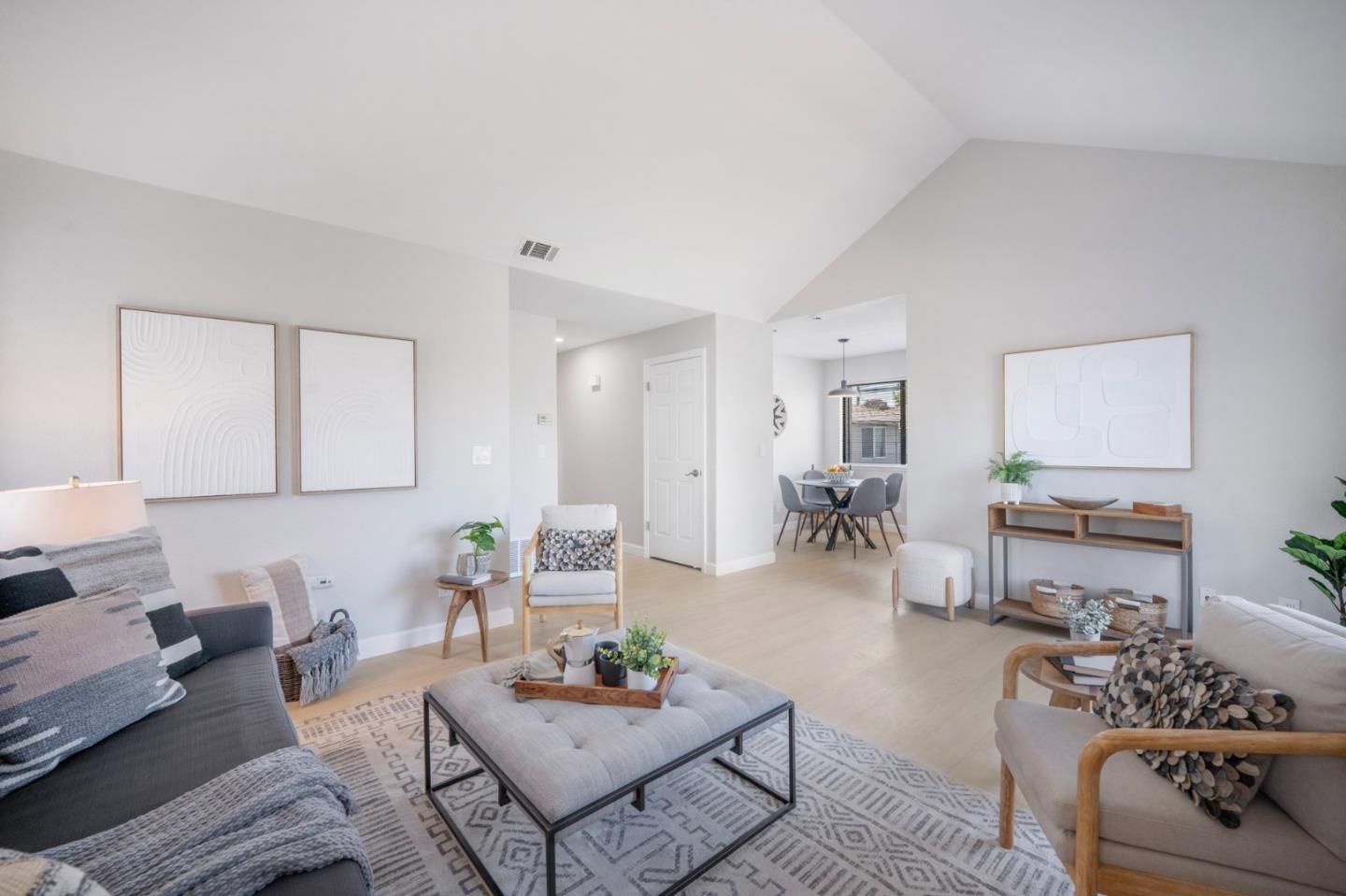 Detail Gallery Image 5 of 26 For 63 Rancho Dr, San Jose,  CA 95111 - 2 Beds | 2 Baths