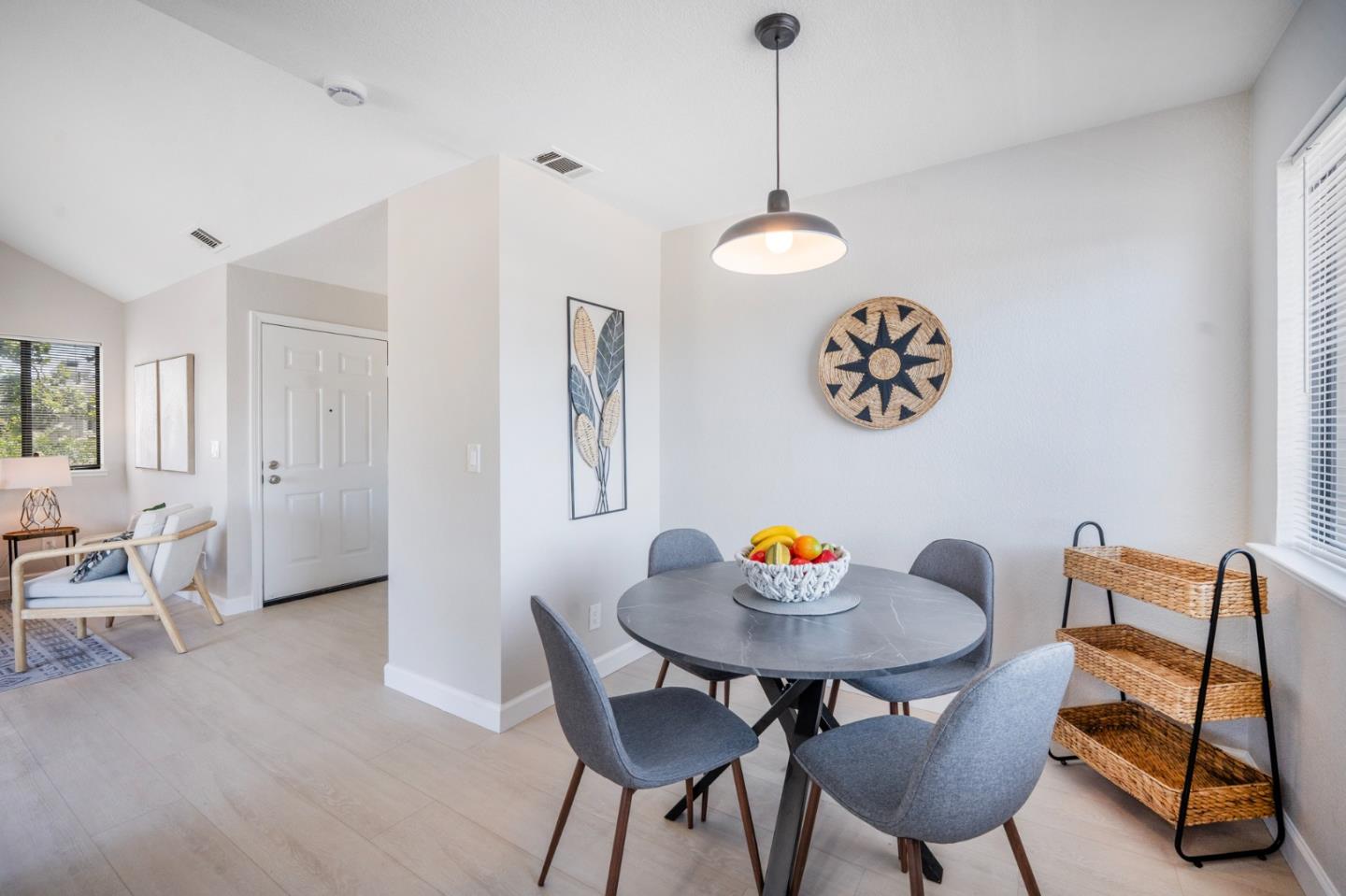 Detail Gallery Image 8 of 26 For 63 Rancho Dr, San Jose,  CA 95111 - 2 Beds | 2 Baths