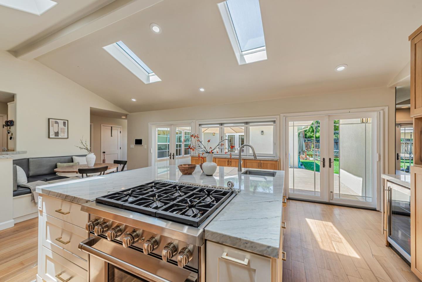 Detail Gallery Image 11 of 69 For 1151 Doralee Way, San Jose,  CA 95125 - 4 Beds | 2/1 Baths