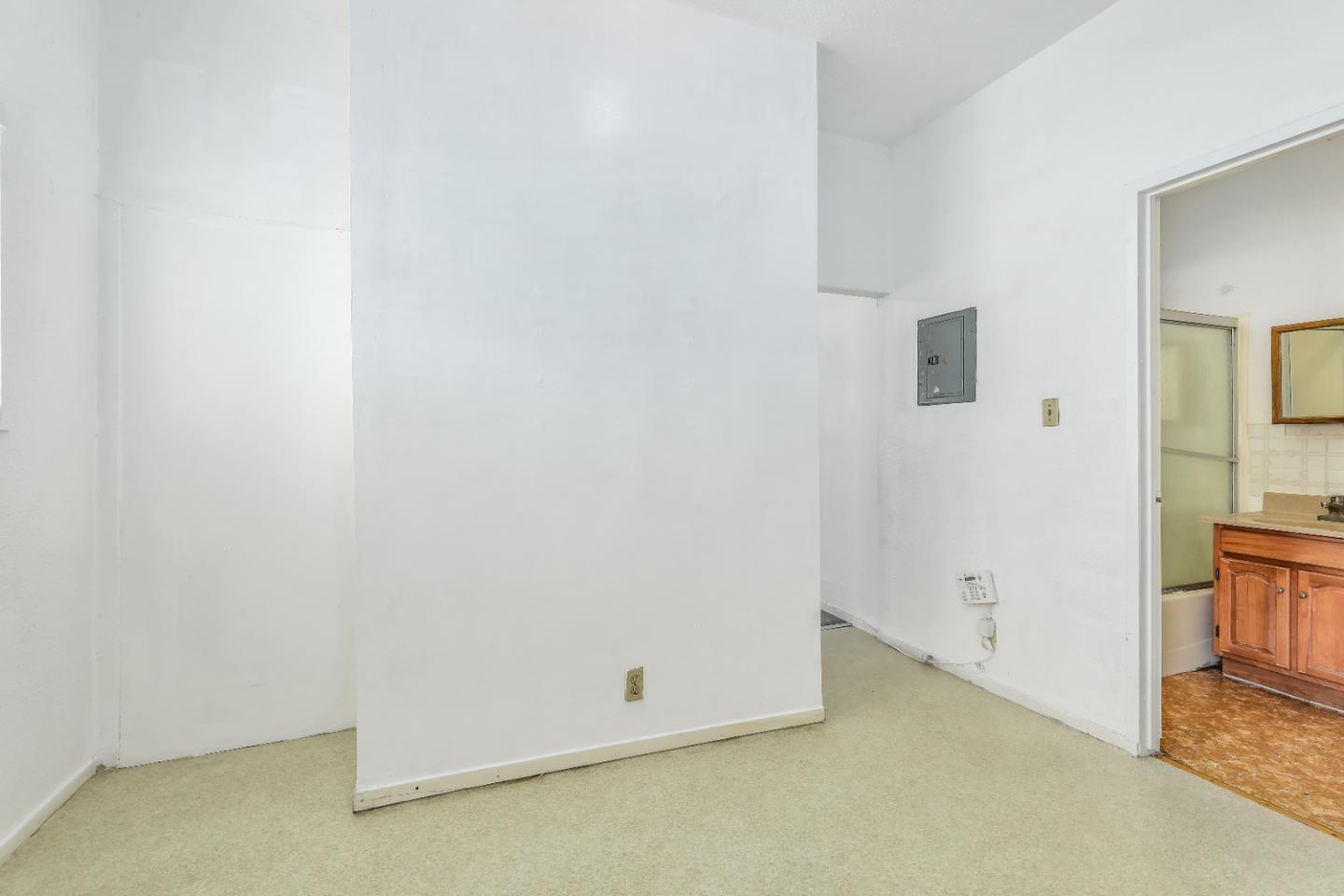 Detail Gallery Image 14 of 42 For 2737 12th Ave, Oakland,  CA 94606 - – Beds | – Baths