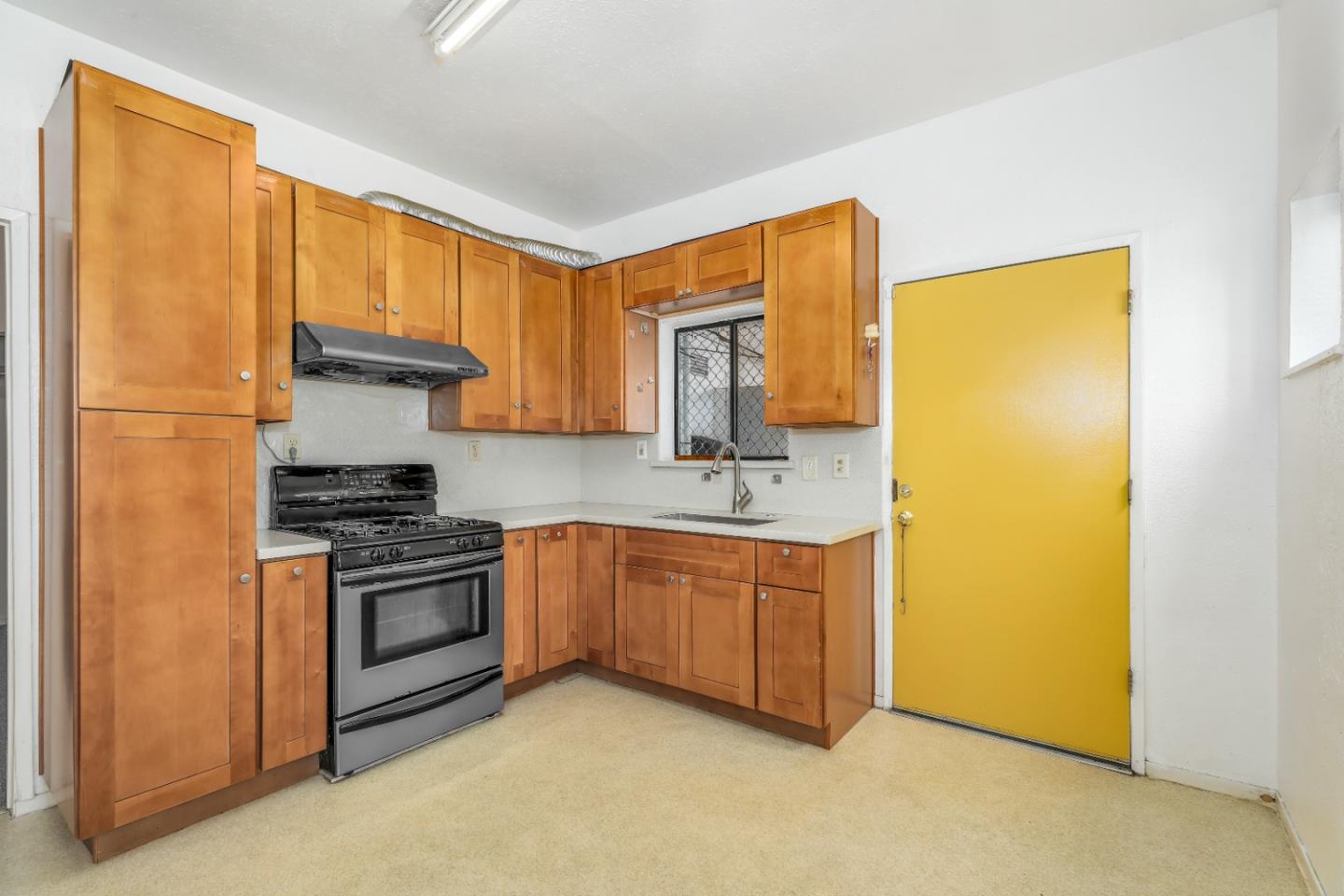 Detail Gallery Image 7 of 42 For 2737 12th Ave, Oakland,  CA 94606 - – Beds | – Baths