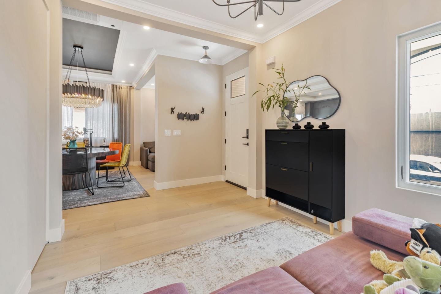Detail Gallery Image 3 of 38 For 209 Race St, San Jose,  CA 95126 - 4 Beds | 2/1 Baths