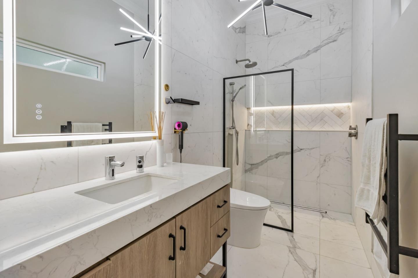 Detail Gallery Image 30 of 38 For 209 Race St, San Jose,  CA 95126 - 4 Beds | 2/1 Baths