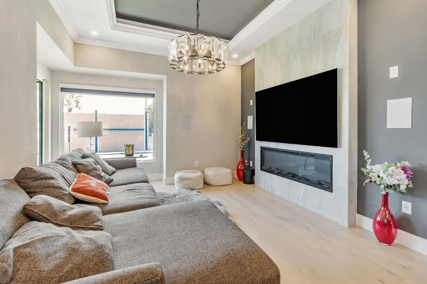 Detail Gallery Image 5 of 38 For 209 Race St, San Jose,  CA 95126 - 4 Beds | 2/1 Baths