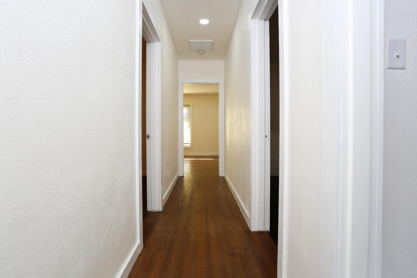 Detail Gallery Image 18 of 41 For 2570 Havenscourt Blvd, Oakland,  CA 94605 - 3 Beds | 2 Baths