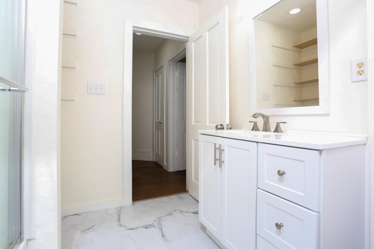 Detail Gallery Image 21 of 41 For 2570 Havenscourt Blvd, Oakland,  CA 94605 - 3 Beds | 2 Baths