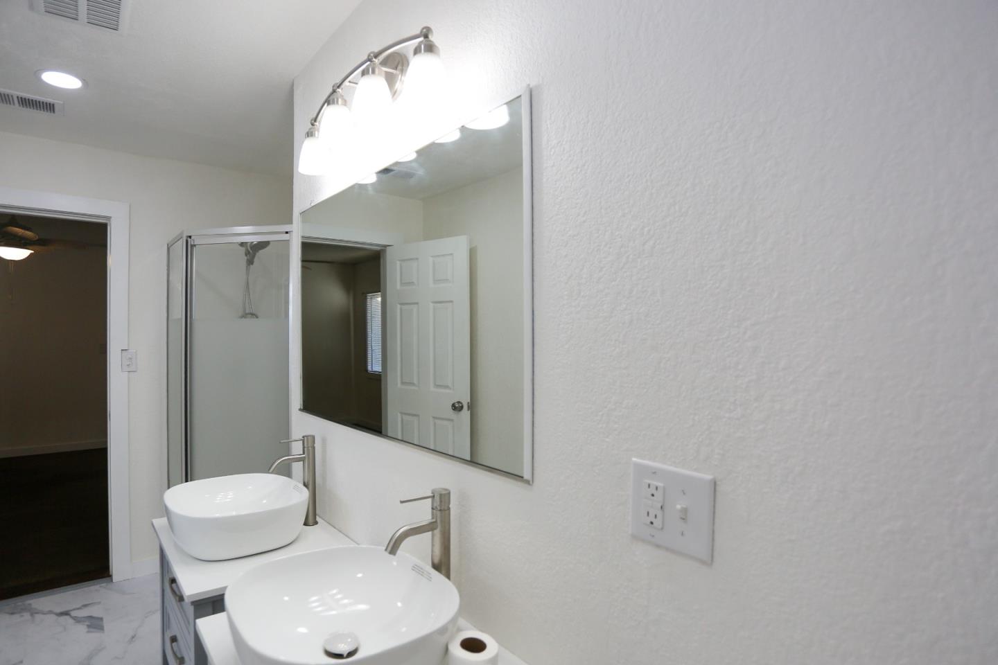 Detail Gallery Image 26 of 41 For 2570 Havenscourt Blvd, Oakland,  CA 94605 - 3 Beds | 2 Baths