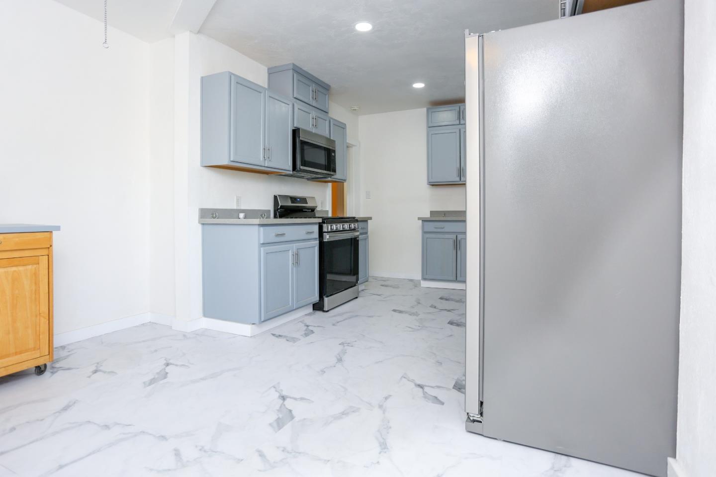 Detail Gallery Image 31 of 41 For 2570 Havenscourt Blvd, Oakland,  CA 94605 - 3 Beds | 2 Baths