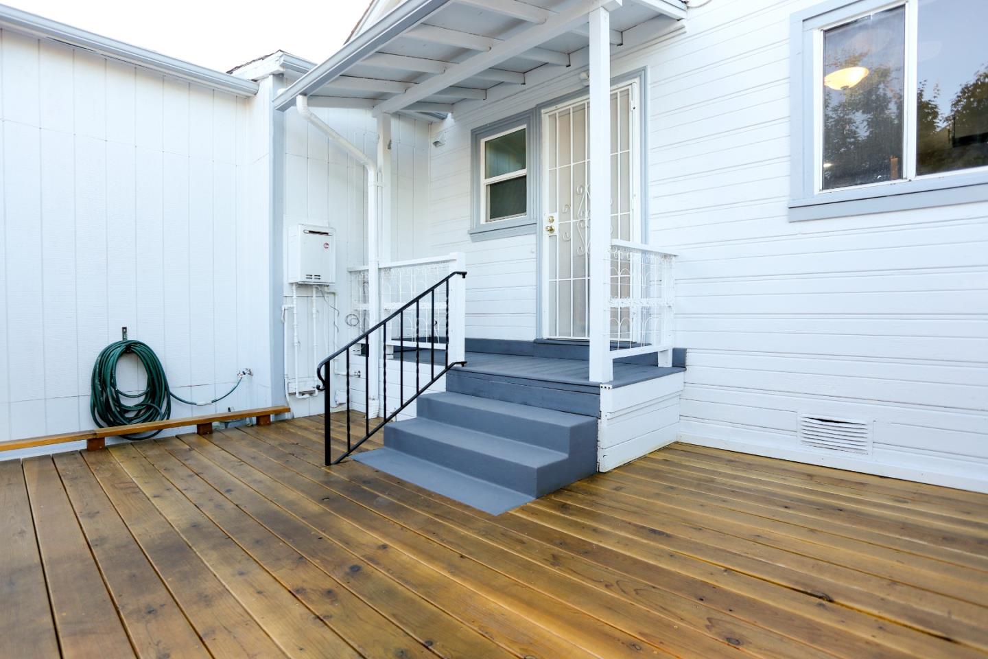 Detail Gallery Image 35 of 41 For 2570 Havenscourt Blvd, Oakland,  CA 94605 - 3 Beds | 2 Baths