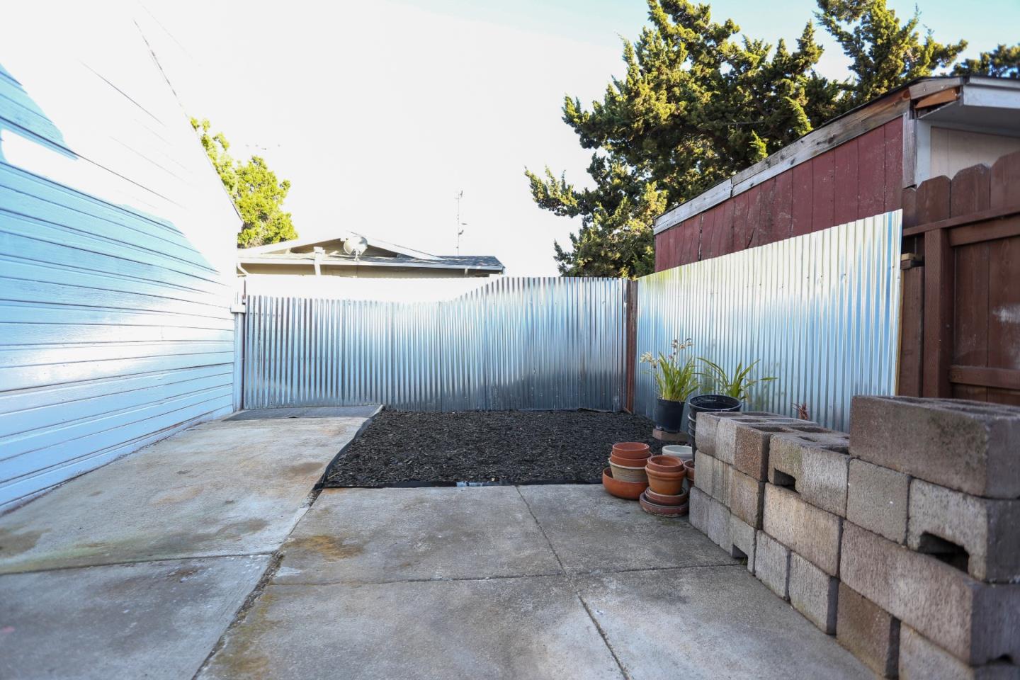 Detail Gallery Image 37 of 41 For 2570 Havenscourt Blvd, Oakland,  CA 94605 - 3 Beds | 2 Baths