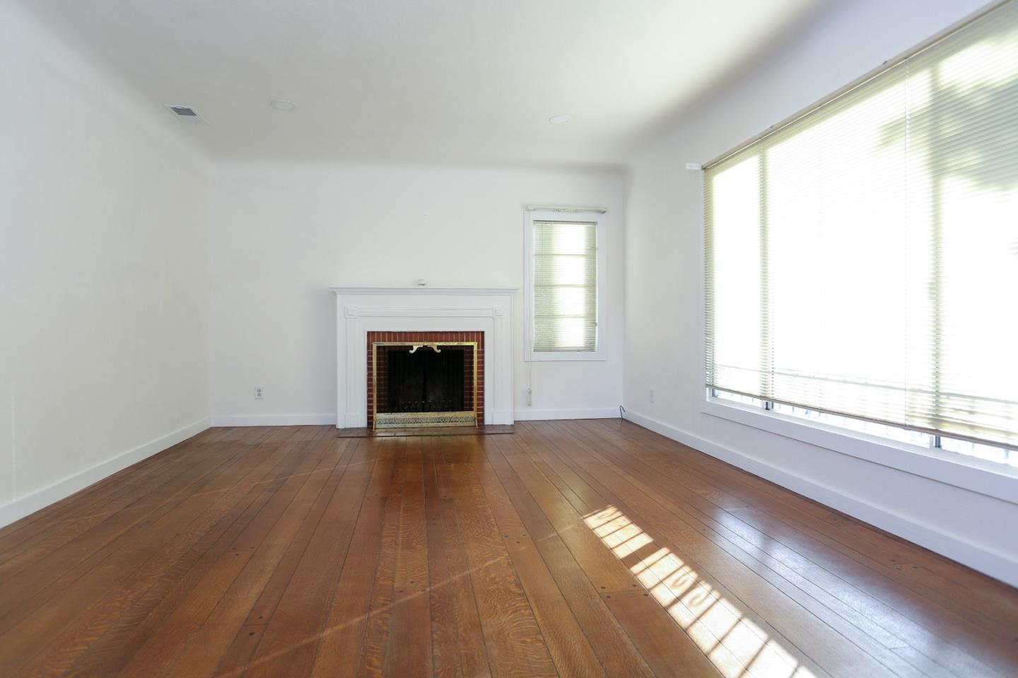 Detail Gallery Image 8 of 41 For 2570 Havenscourt Blvd, Oakland,  CA 94605 - 3 Beds | 2 Baths