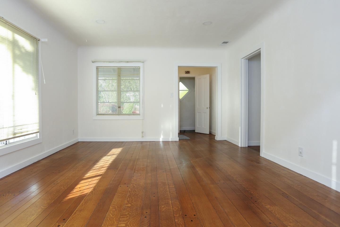 Detail Gallery Image 9 of 41 For 2570 Havenscourt Blvd, Oakland,  CA 94605 - 3 Beds | 2 Baths