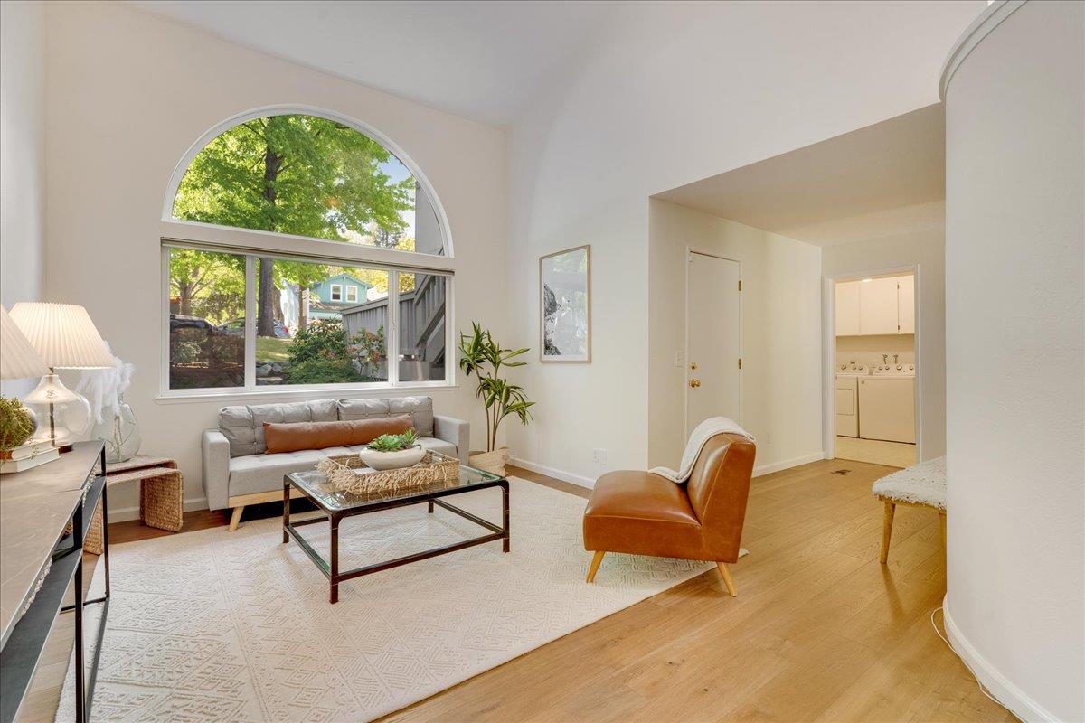 Detail Gallery Image 15 of 43 For 334 Lee St, Santa Cruz,  CA 95060 - 4 Beds | 2/1 Baths
