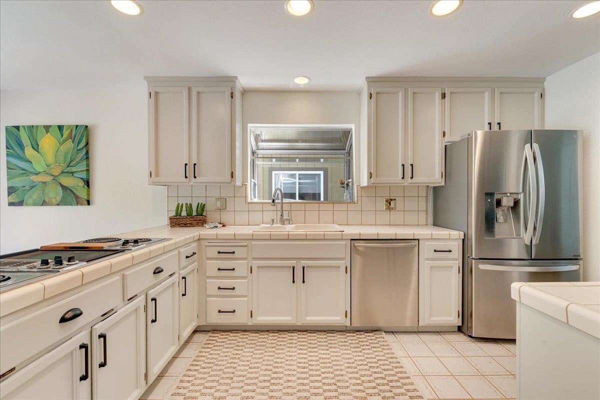 Detail Gallery Image 21 of 43 For 334 Lee St, Santa Cruz,  CA 95060 - 4 Beds | 2/1 Baths
