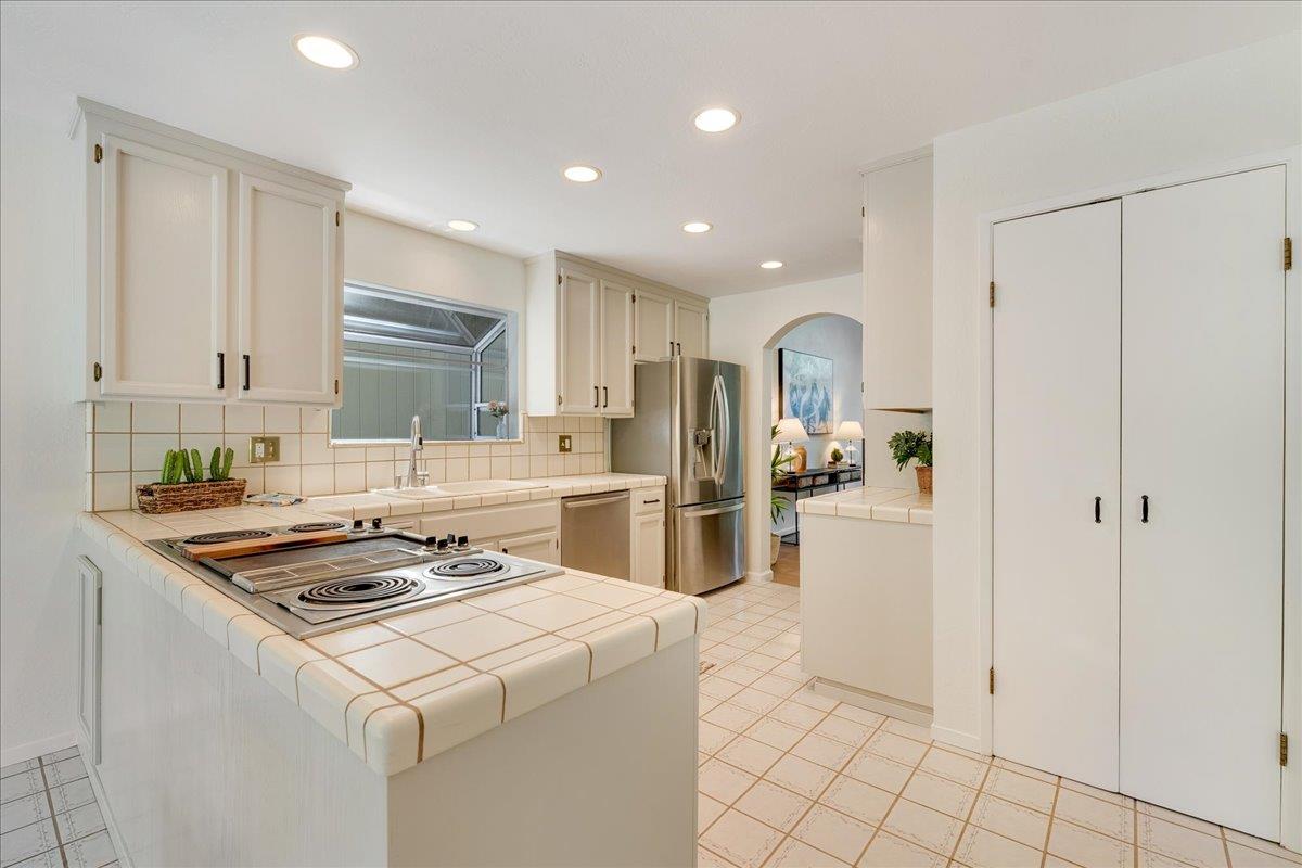 Detail Gallery Image 24 of 43 For 334 Lee St, Santa Cruz,  CA 95060 - 4 Beds | 2/1 Baths