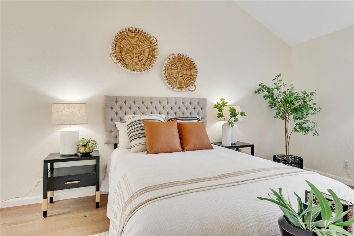 Detail Gallery Image 7 of 43 For 334 Lee St, Santa Cruz,  CA 95060 - 4 Beds | 2/1 Baths