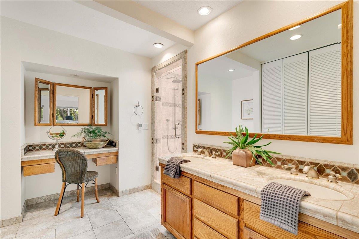 Detail Gallery Image 9 of 43 For 334 Lee St, Santa Cruz,  CA 95060 - 4 Beds | 2/1 Baths