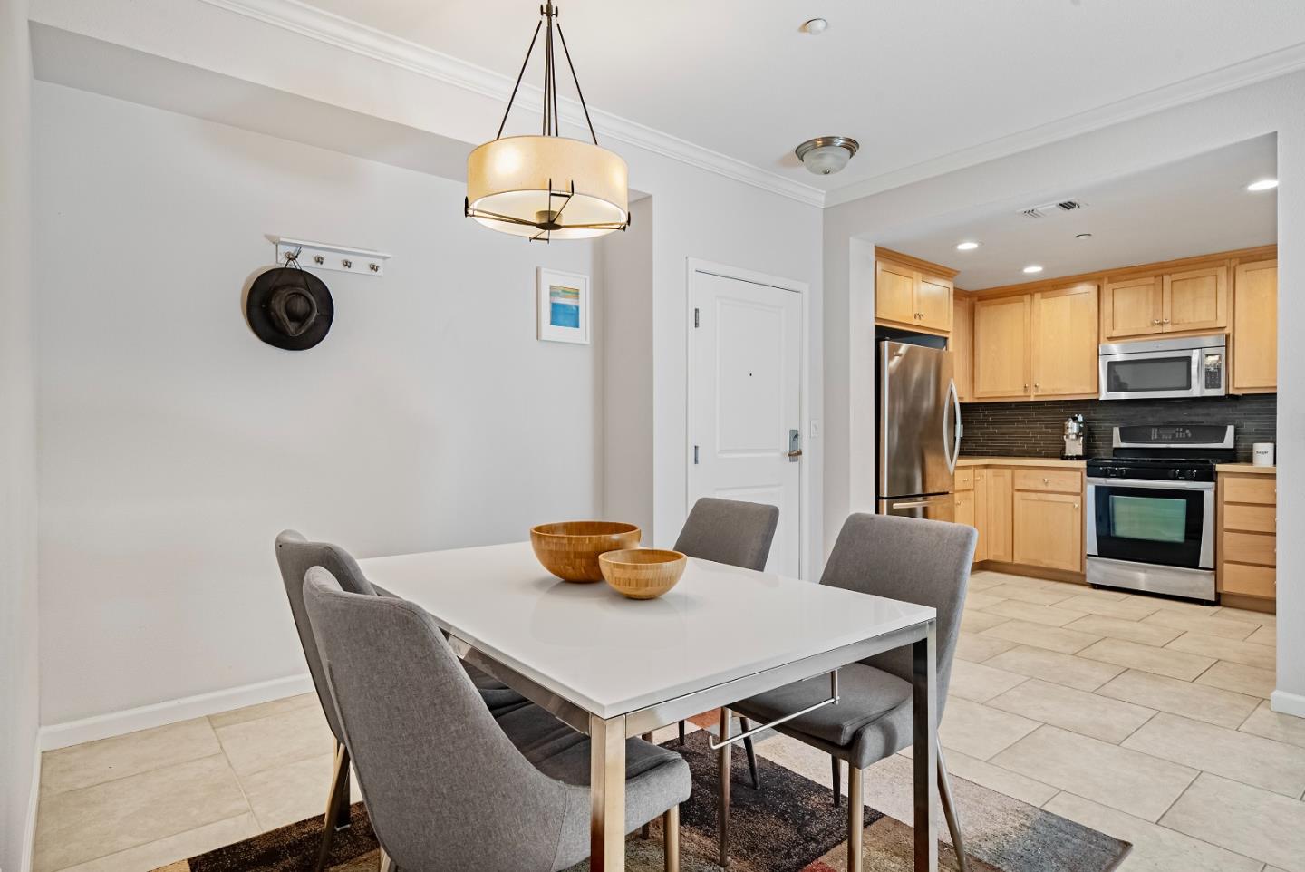 Detail Gallery Image 10 of 34 For 1035 Scotia Ter #202,  Sunnyvale,  CA 94089 - 2 Beds | 2 Baths