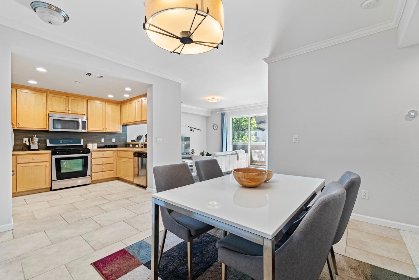 Detail Gallery Image 11 of 34 For 1035 Scotia Ter #202,  Sunnyvale,  CA 94089 - 2 Beds | 2 Baths