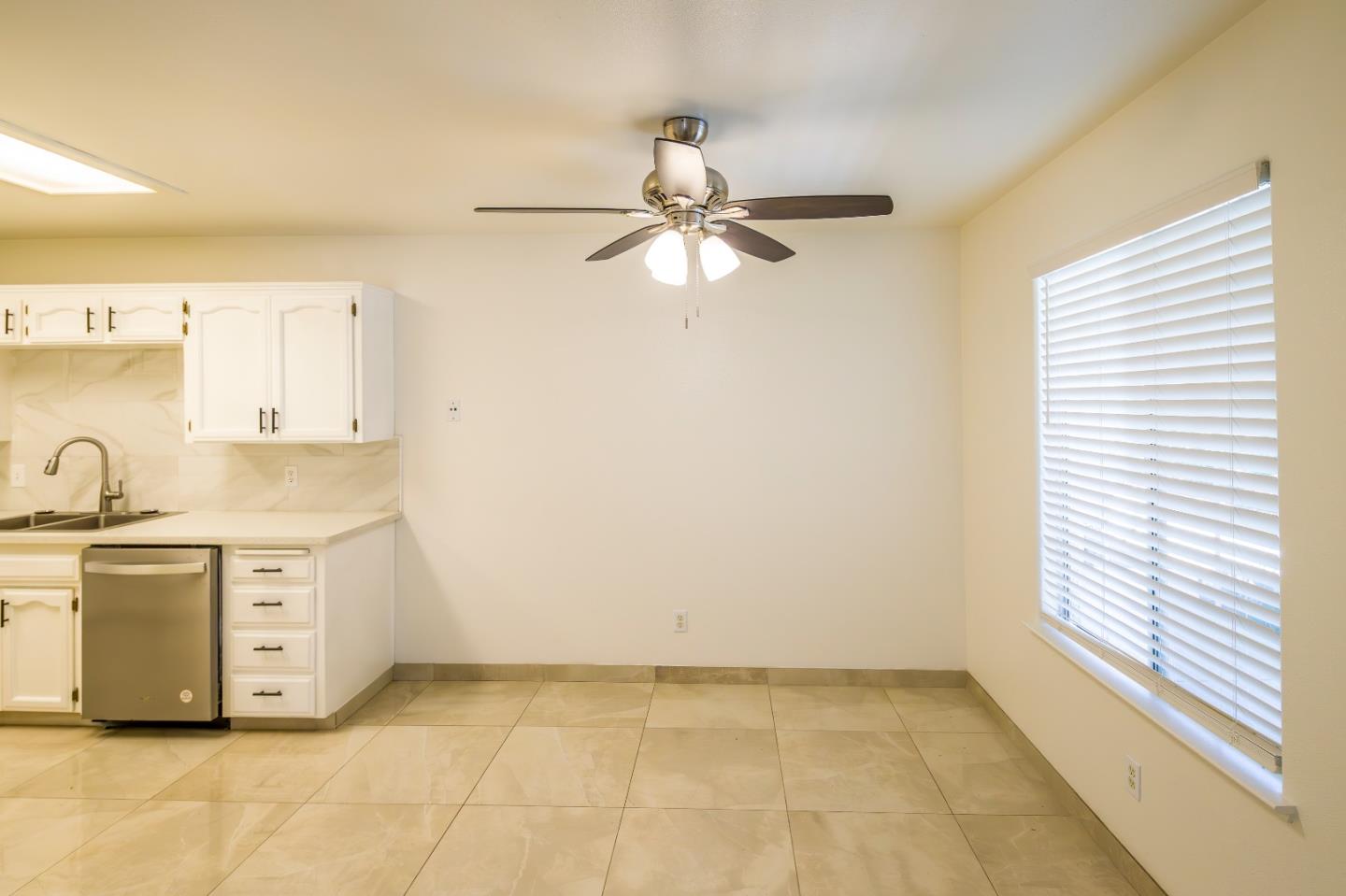 Detail Gallery Image 16 of 31 For 1542 E Alluvial Ave #128,  Fresno,  CA 93720 - 3 Beds | 2 Baths
