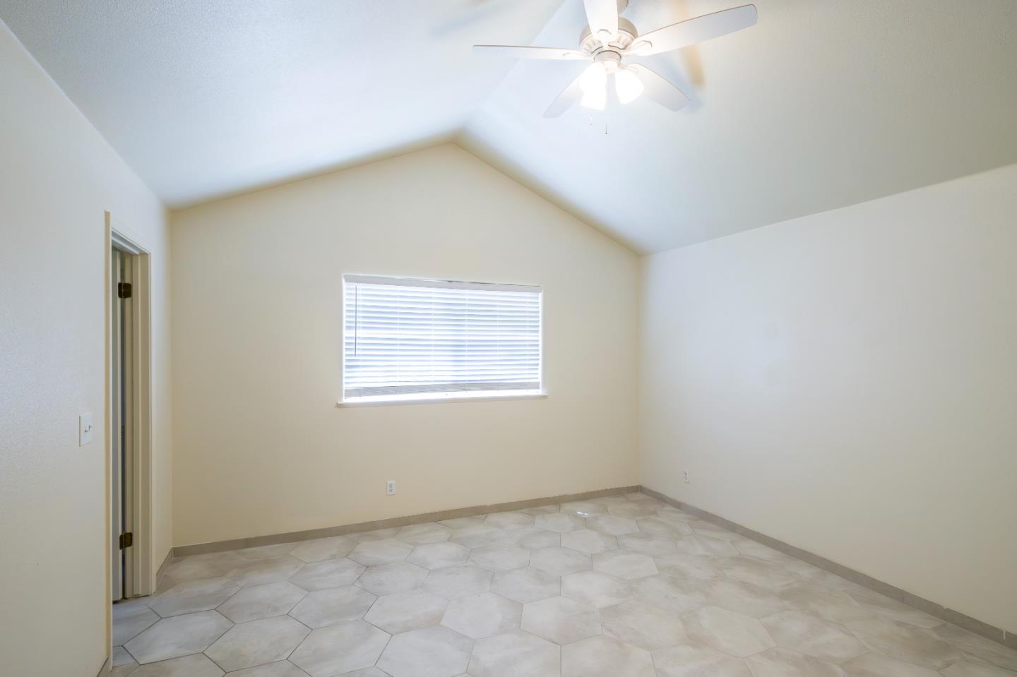 Detail Gallery Image 21 of 31 For 1542 E Alluvial Ave #128,  Fresno,  CA 93720 - 3 Beds | 2 Baths