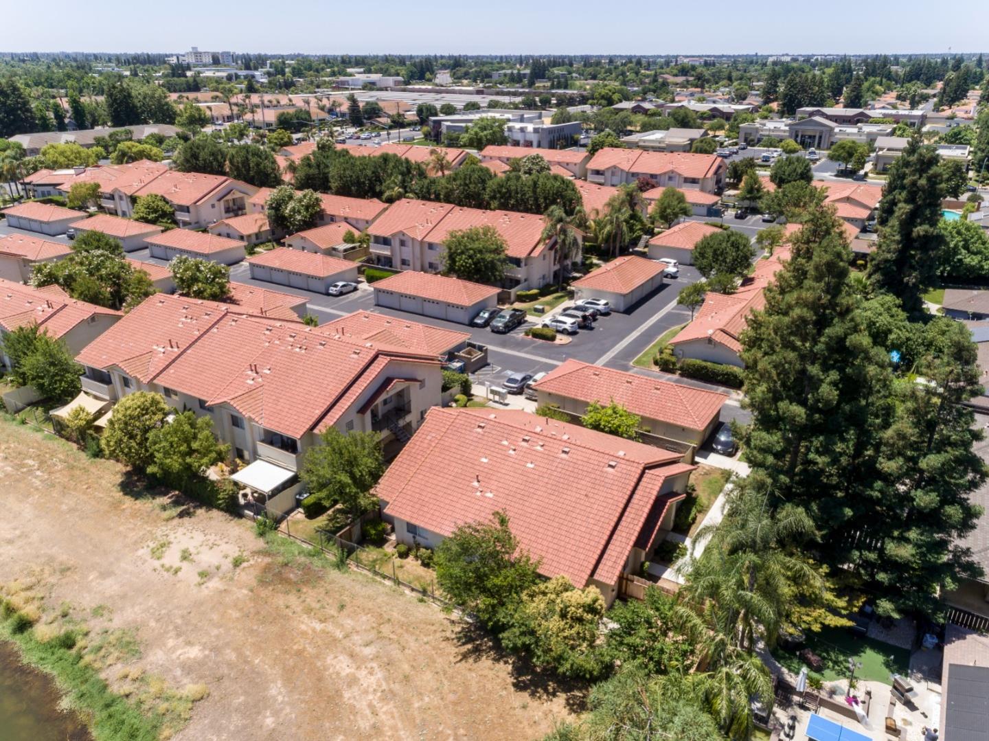 Detail Gallery Image 5 of 31 For 1542 E Alluvial Ave #128,  Fresno,  CA 93720 - 3 Beds | 2 Baths