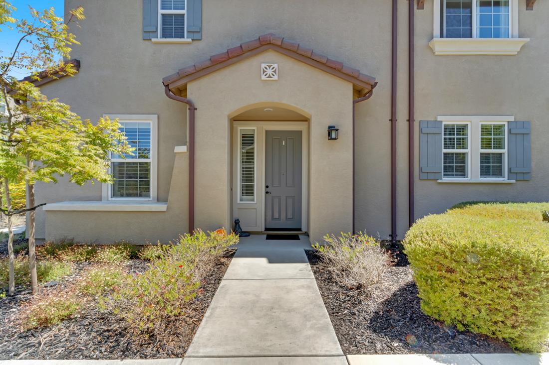 Detail Gallery Image 2 of 52 For 18683 Mcclellan Cir, East Garrison,  CA 93933 - 3 Beds | 2/1 Baths