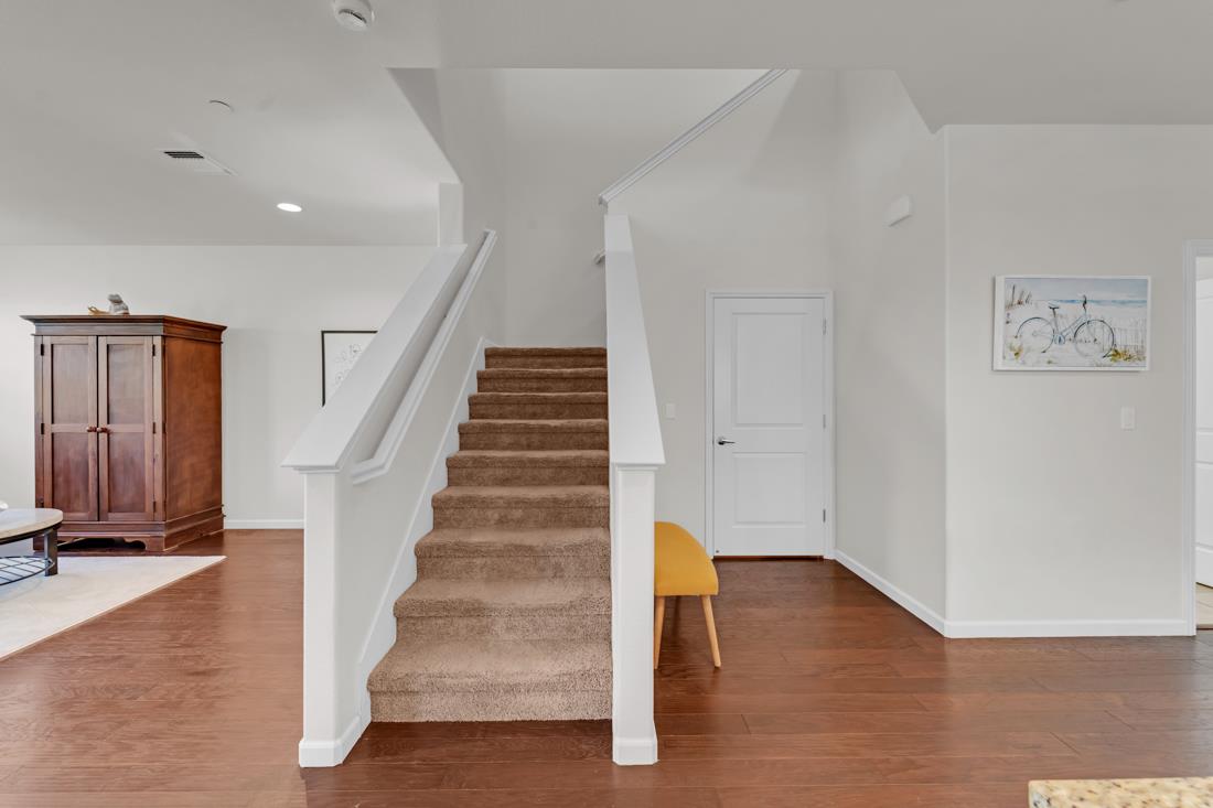 Detail Gallery Image 6 of 52 For 18683 Mcclellan Cir, East Garrison,  CA 93933 - 3 Beds | 2/1 Baths