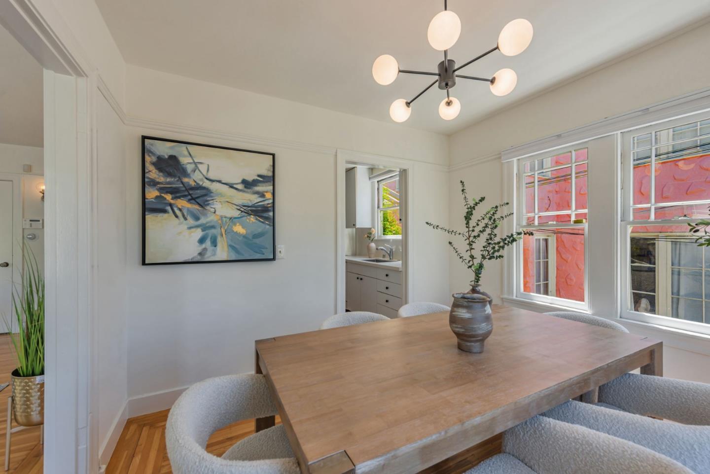 Detail Gallery Image 12 of 45 For 1585 Arch St, Berkeley,  CA 94708 - 2 Beds | 1/1 Baths