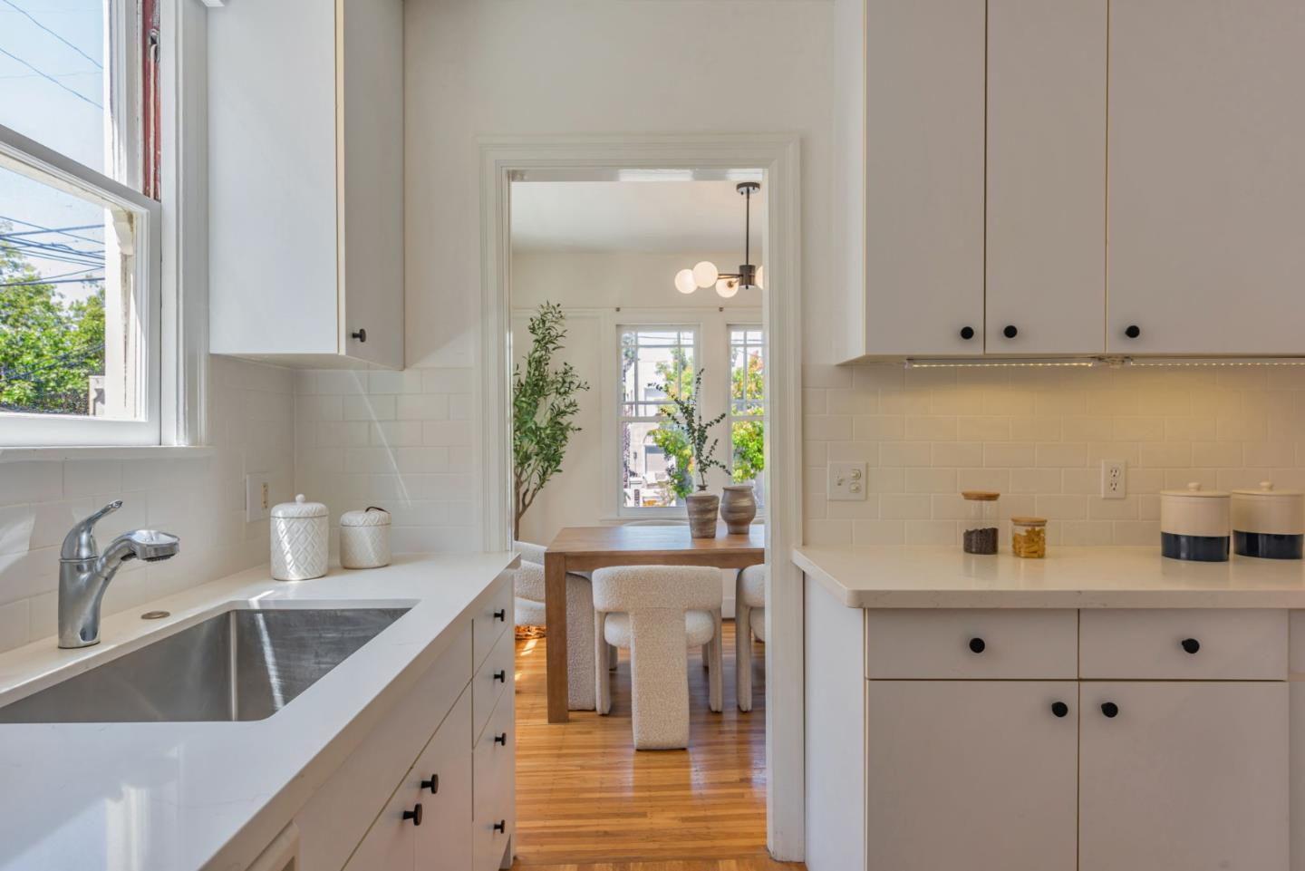 Detail Gallery Image 19 of 45 For 1585 Arch St, Berkeley,  CA 94708 - 2 Beds | 1/1 Baths