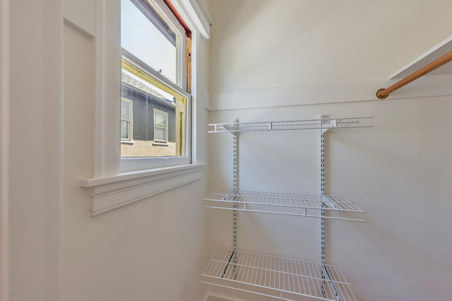 Detail Gallery Image 30 of 45 For 1585 Arch St, Berkeley,  CA 94708 - 2 Beds | 1/1 Baths