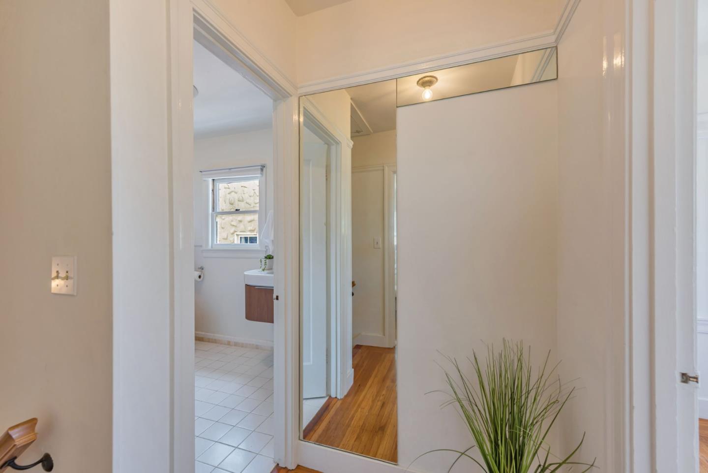 Detail Gallery Image 35 of 45 For 1585 Arch St, Berkeley,  CA 94708 - 2 Beds | 1/1 Baths
