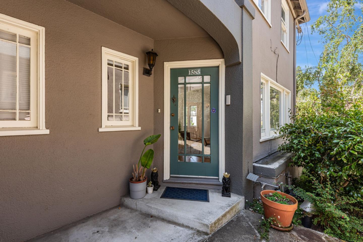 Detail Gallery Image 37 of 45 For 1585 Arch St, Berkeley,  CA 94708 - 2 Beds | 1/1 Baths
