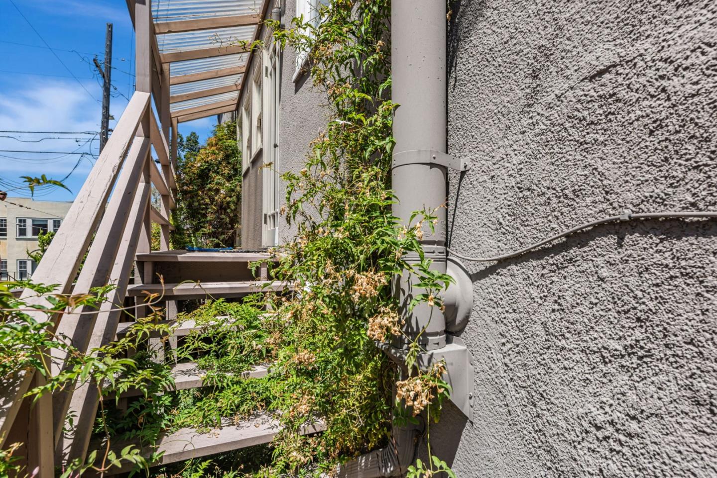 Detail Gallery Image 38 of 45 For 1585 Arch St, Berkeley,  CA 94708 - 2 Beds | 1/1 Baths
