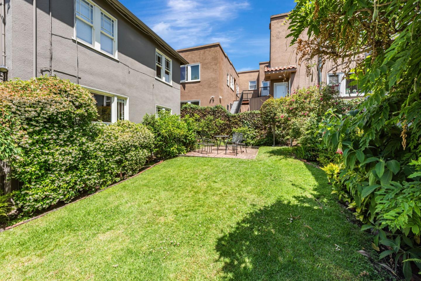 Detail Gallery Image 39 of 45 For 1585 Arch St, Berkeley,  CA 94708 - 2 Beds | 1/1 Baths
