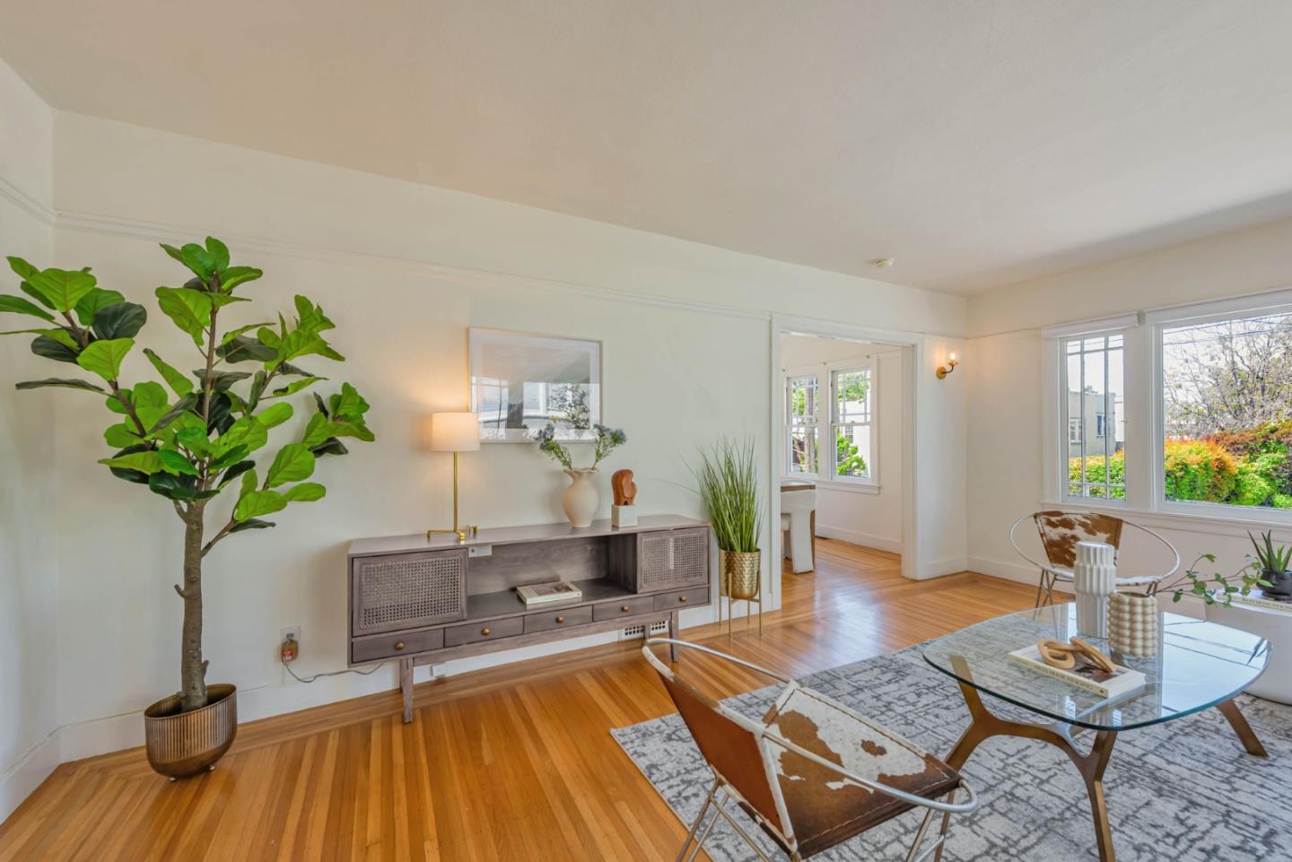 Detail Gallery Image 4 of 45 For 1585 Arch St, Berkeley,  CA 94708 - 2 Beds | 1/1 Baths