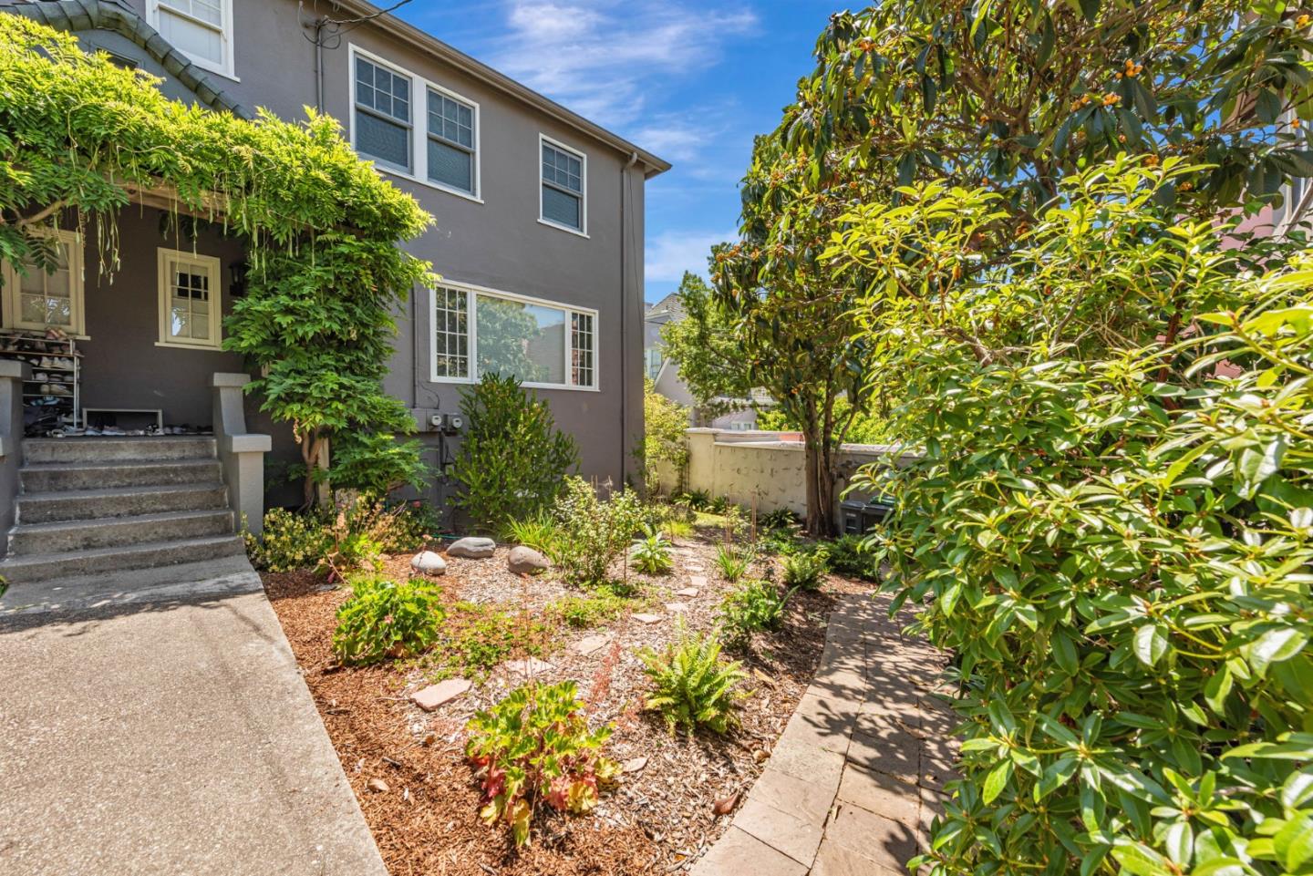 Detail Gallery Image 41 of 45 For 1585 Arch St, Berkeley,  CA 94708 - 2 Beds | 1/1 Baths