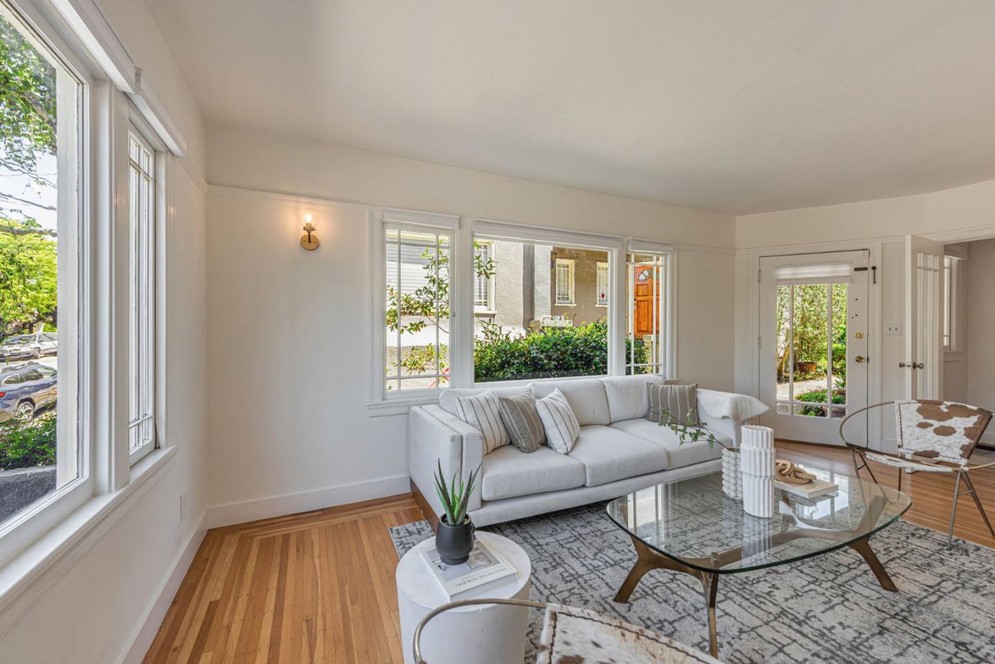 Detail Gallery Image 6 of 45 For 1585 Arch St, Berkeley,  CA 94708 - 2 Beds | 1/1 Baths