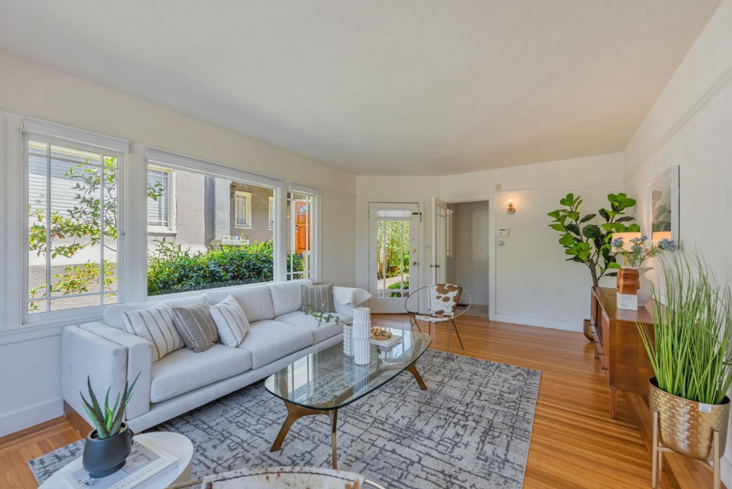 Detail Gallery Image 7 of 45 For 1585 Arch St, Berkeley,  CA 94708 - 2 Beds | 1/1 Baths