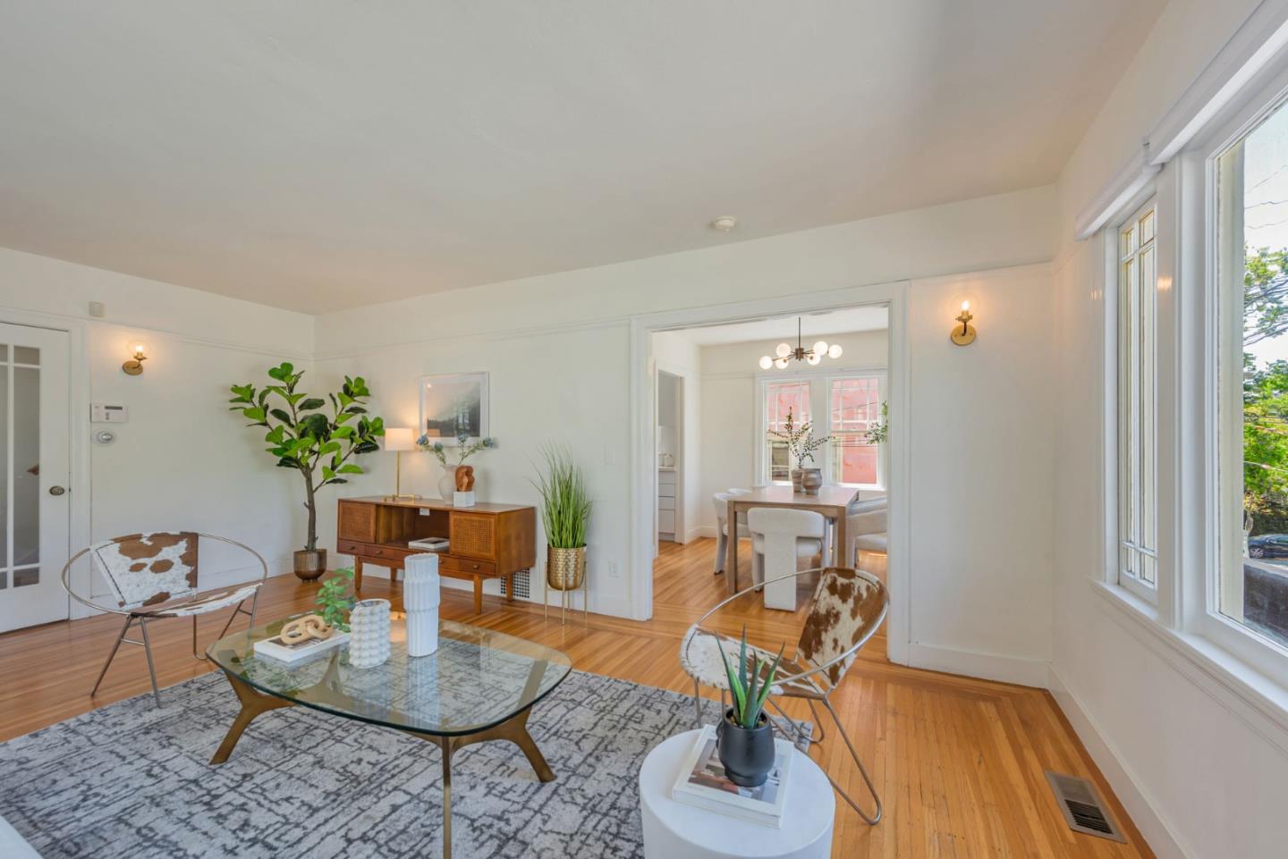 Detail Gallery Image 9 of 45 For 1585 Arch St, Berkeley,  CA 94708 - 2 Beds | 1/1 Baths