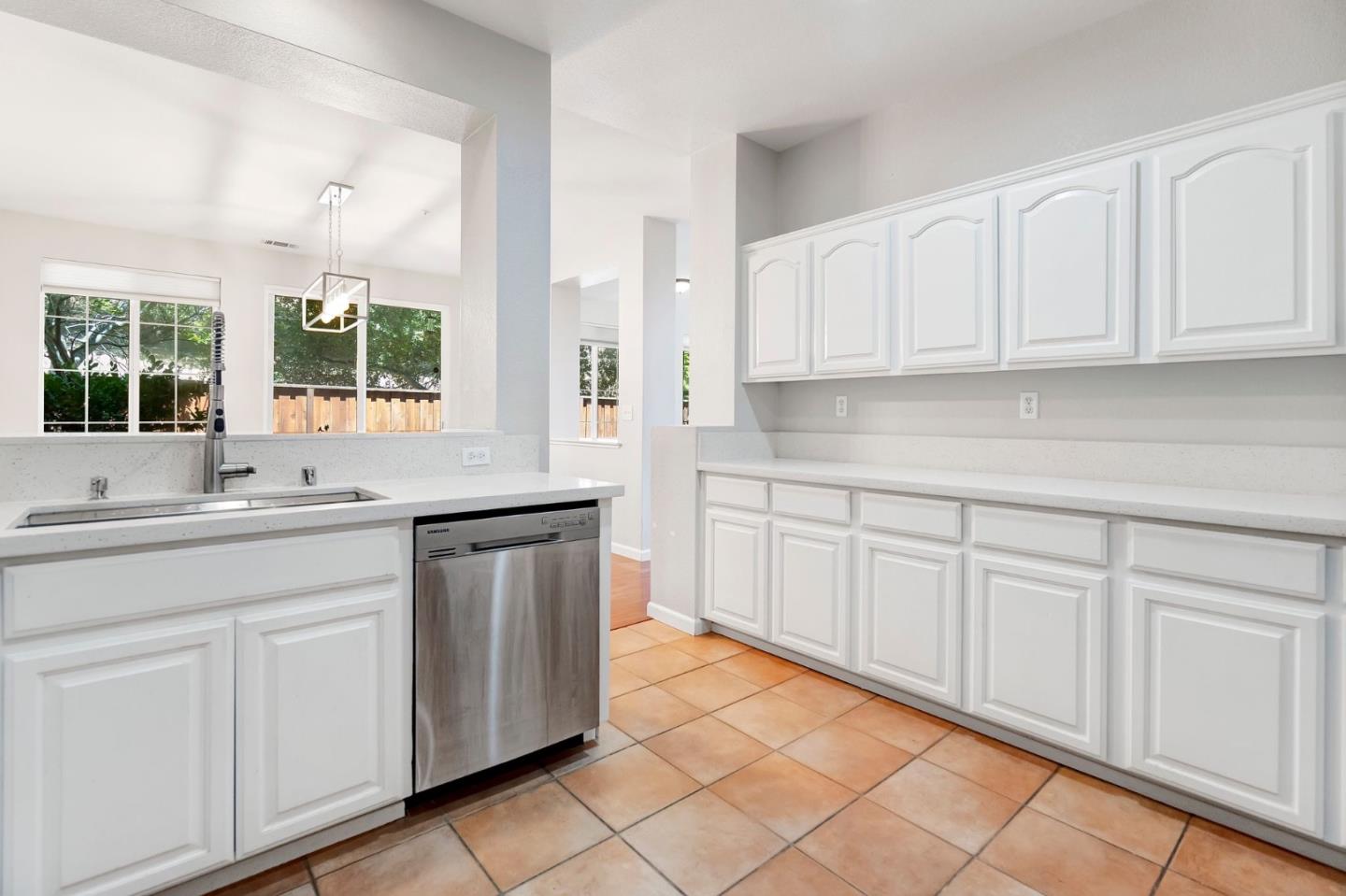 Detail Gallery Image 10 of 24 For 7445 Brigadoon Way, Dublin,  CA 94568 - 3 Beds | 2/1 Baths
