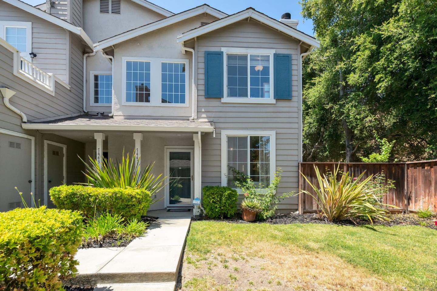 Detail Gallery Image 2 of 24 For 7445 Brigadoon Way, Dublin,  CA 94568 - 3 Beds | 2/1 Baths