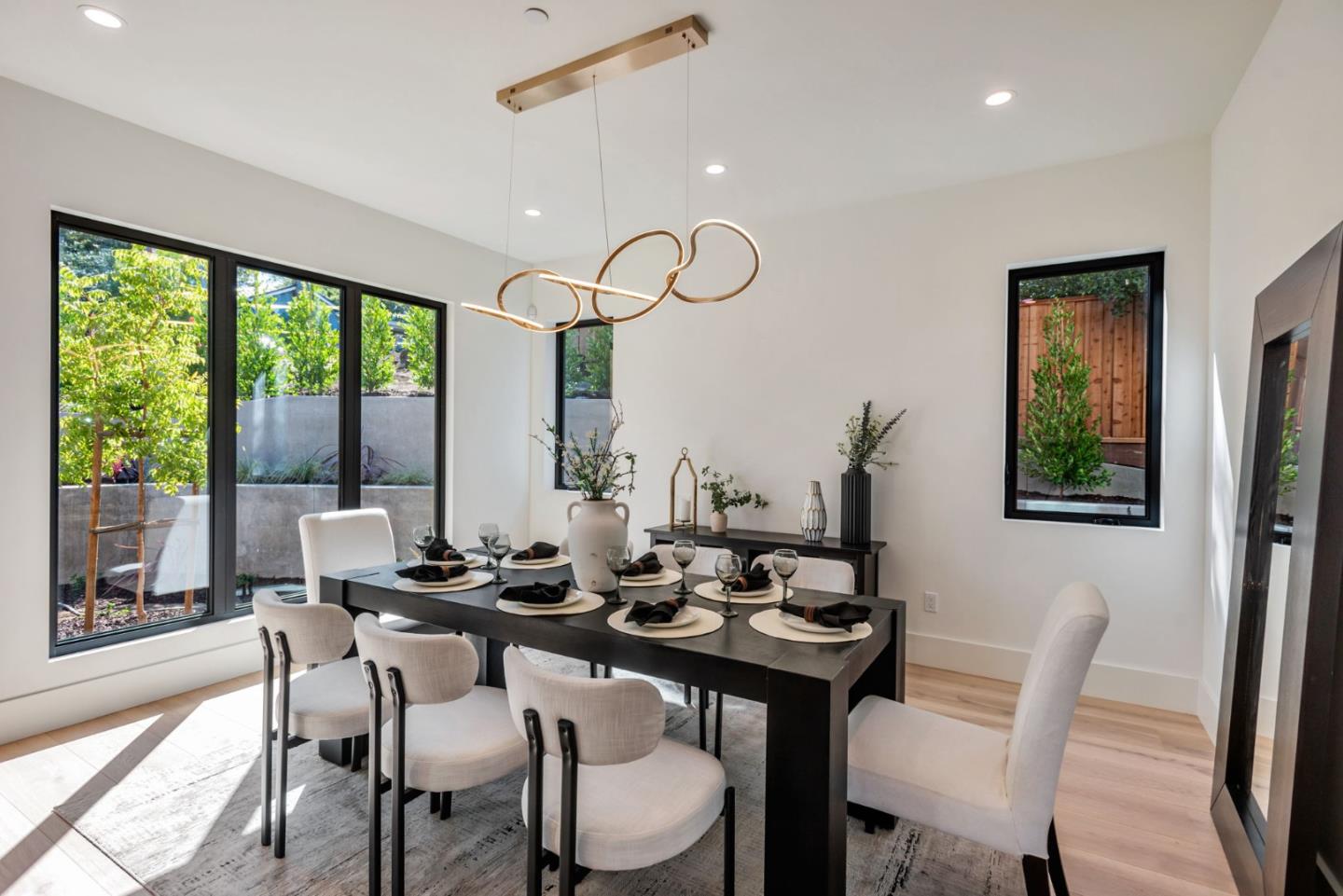 Detail Gallery Image 14 of 58 For 1019 Wilmington Way, Redwood City,  CA 94062 - 4 Beds | 4/1 Baths