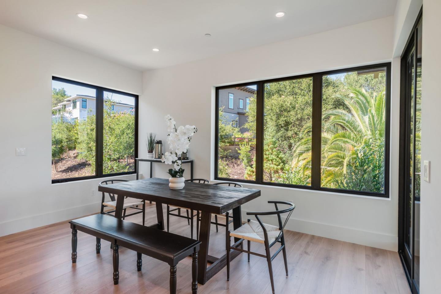 Detail Gallery Image 17 of 58 For 1019 Wilmington Way, Redwood City,  CA 94062 - 4 Beds | 4/1 Baths