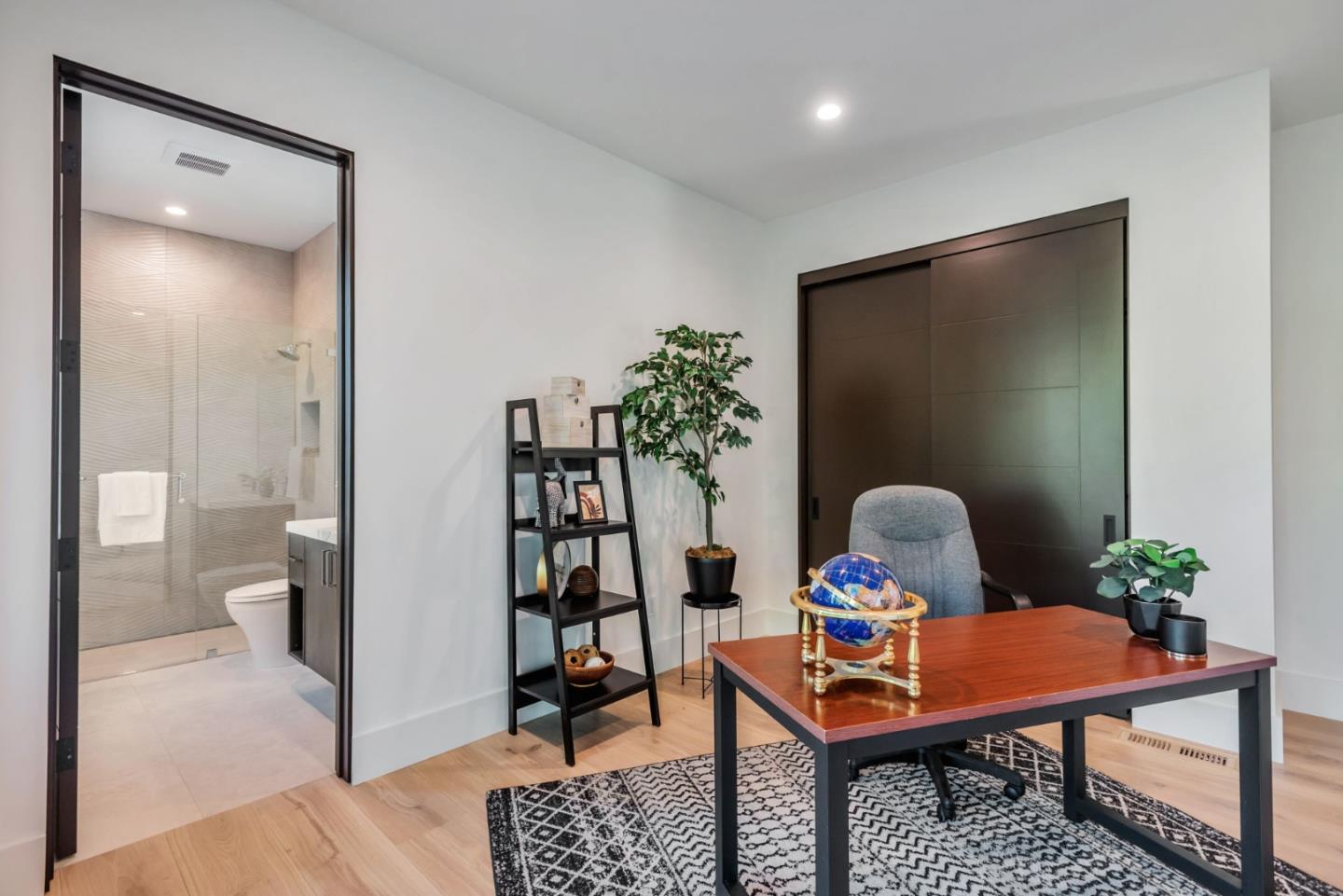 Detail Gallery Image 22 of 58 For 1019 Wilmington Way, Redwood City,  CA 94062 - 4 Beds | 4/1 Baths