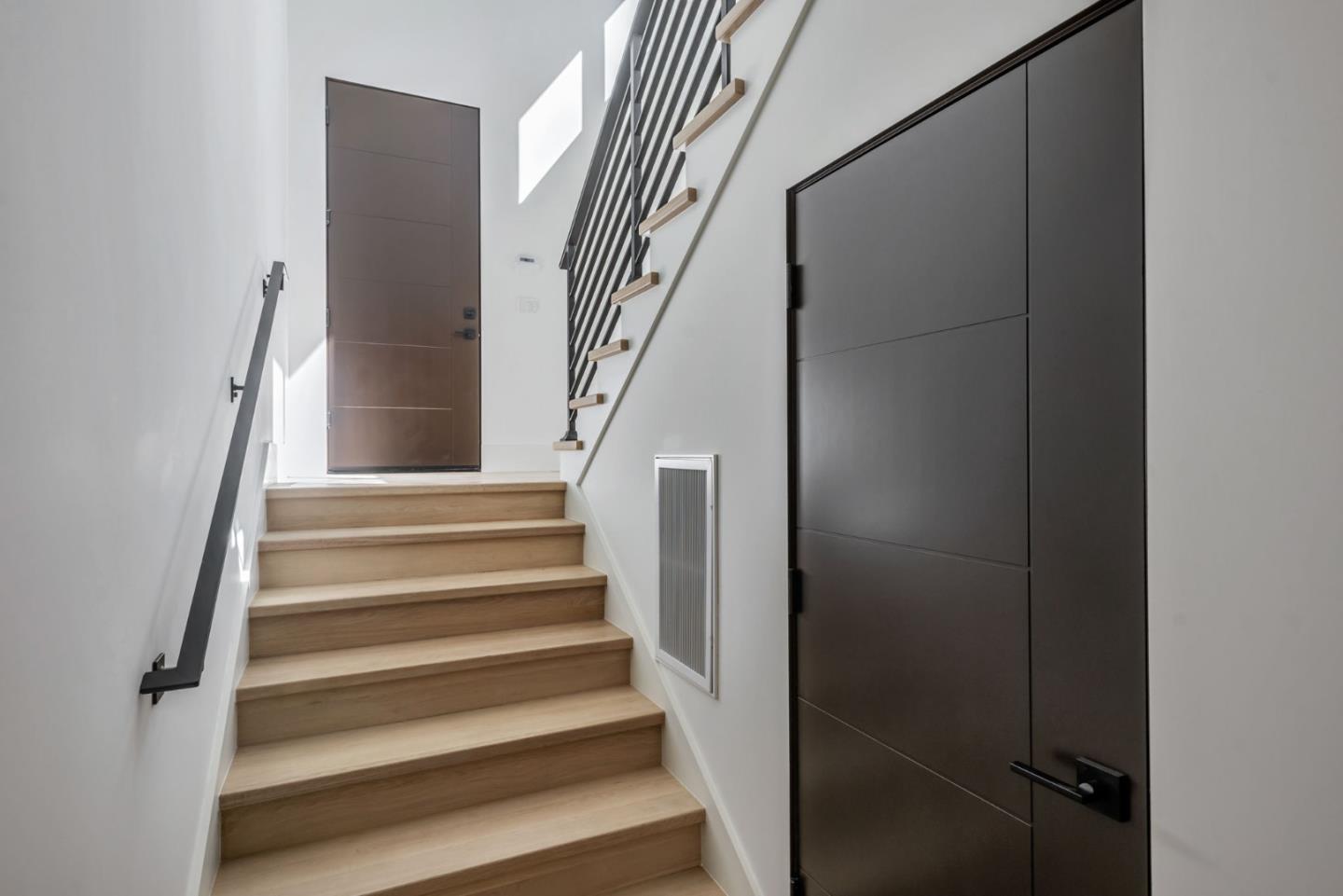 Detail Gallery Image 23 of 58 For 1019 Wilmington Way, Redwood City,  CA 94062 - 4 Beds | 4/1 Baths